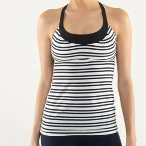 Lululemon Scoop-Me tank top 🖤🤍